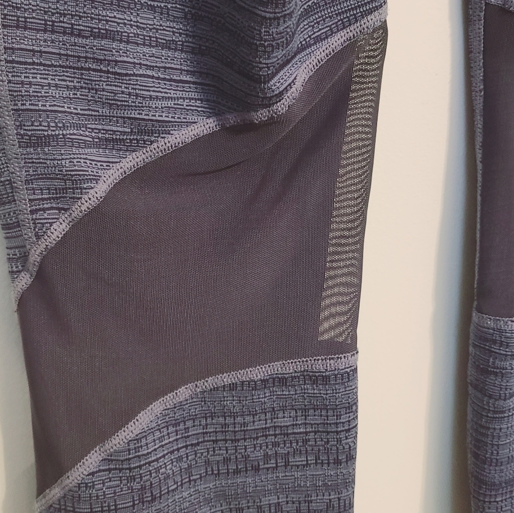 Athleta | Women's Blue Chat to Town Cropped Athletic Leggings (Size Medium) - Picture 9 of 13